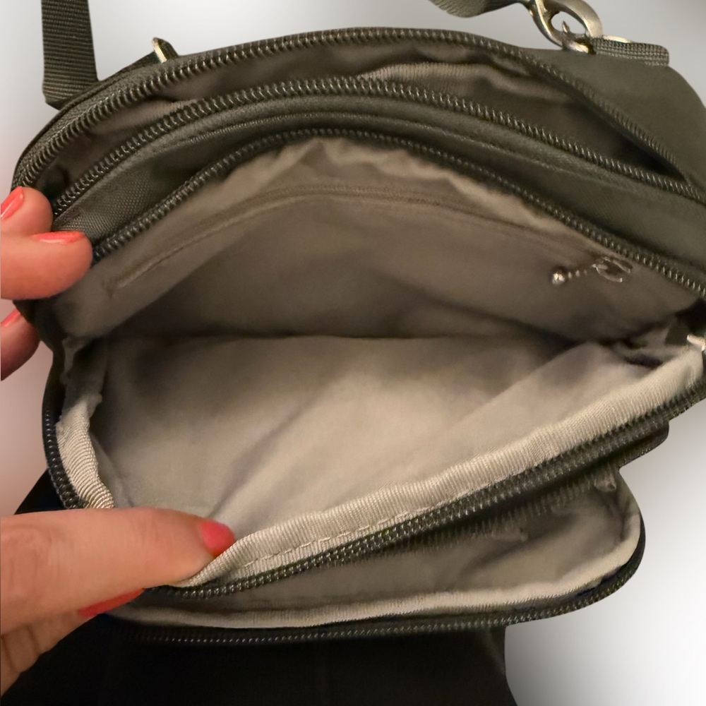 baggallini Gray Crossbody Bag – RFID Organizer - Picture 3 of 5